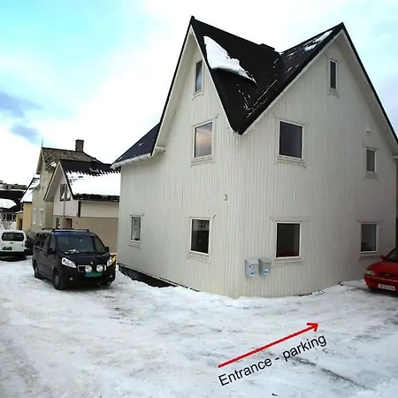 Apartment Sentral Med 3 Soverom Harstad